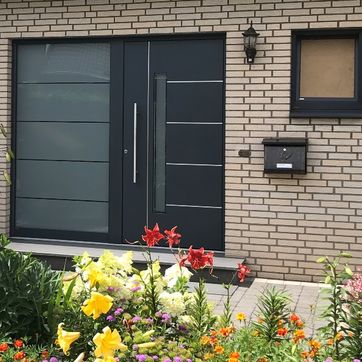 Noblesse Haustür mit Seitenteil DB703
