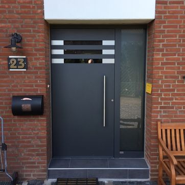 Noblesse Haustür mit Seitenteil in DB703