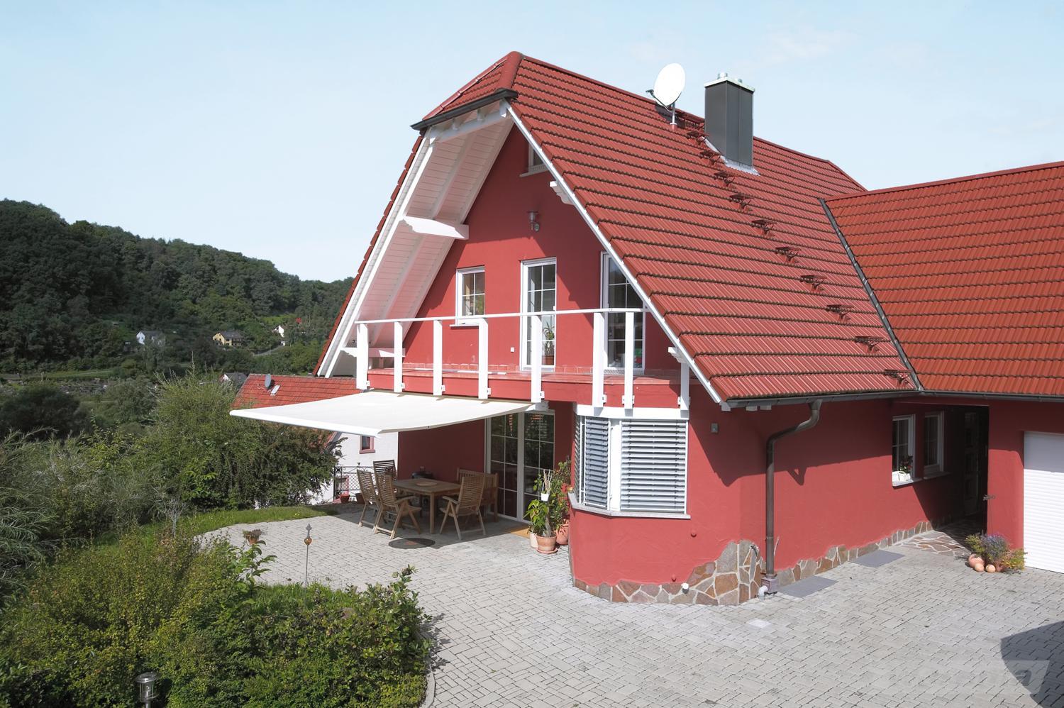 Terrassenmarkise Warema 550 an einer Dachsparren-Konstruktion im Altbau